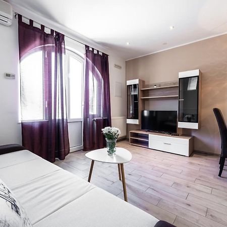 Village Apartments Mimi Pridvorje エクステリア 写真