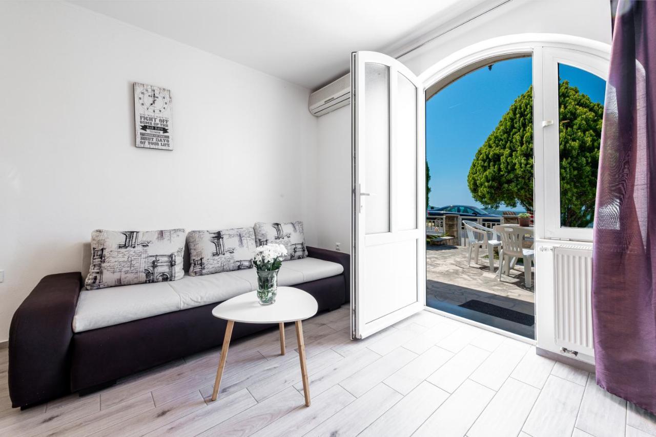 Village Apartments Mimi Pridvorje エクステリア 写真