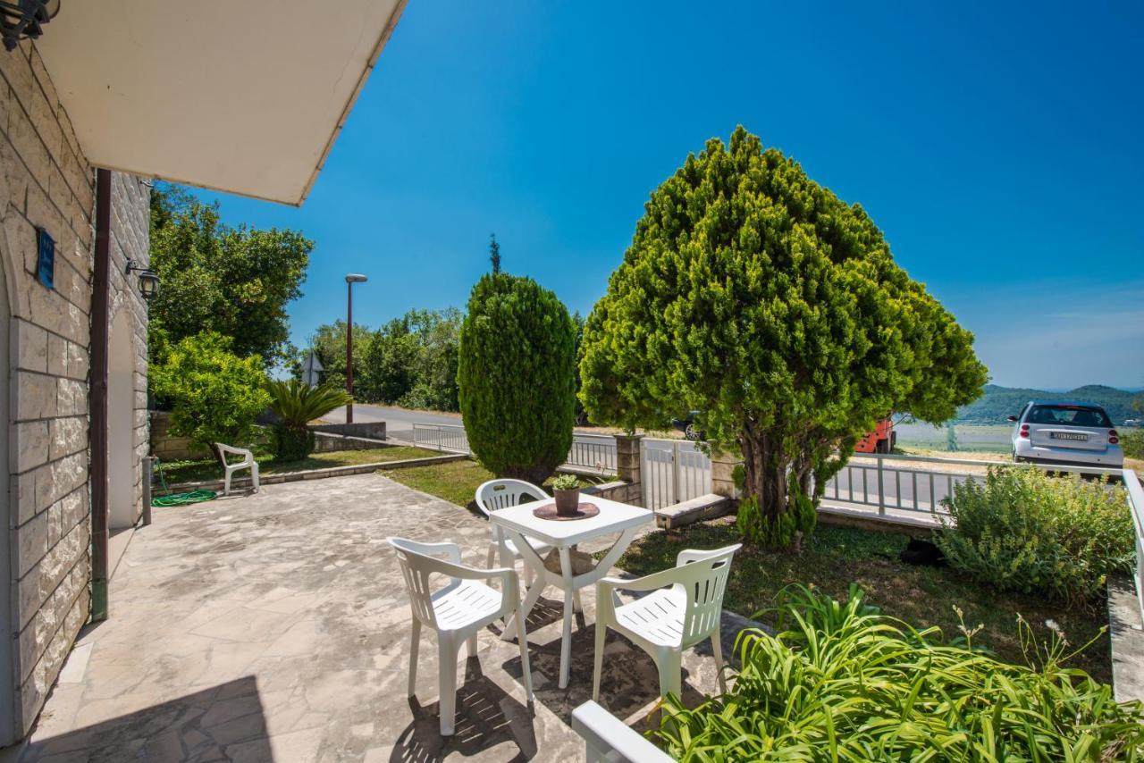 Village Apartments Mimi Pridvorje エクステリア 写真